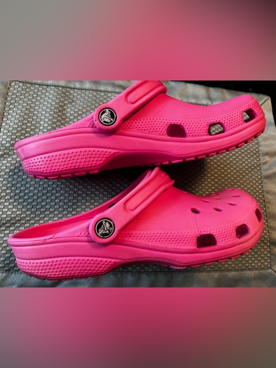 Pink Crocs Size 9 women’s - Picture 3 of 7